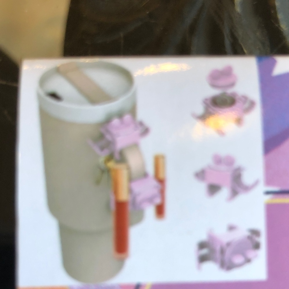 Pink and Cream lipgloss holders